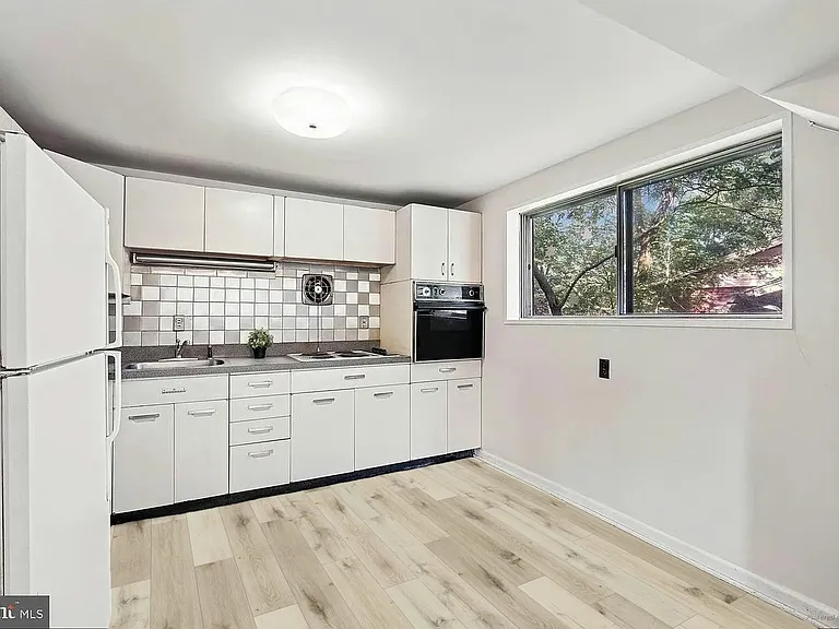 7608 Wellesley Dr — Photo 21