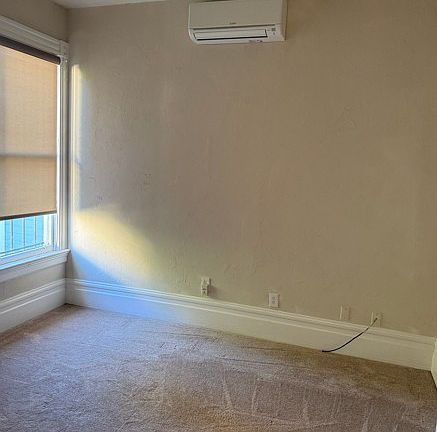 3rd image of 1712 Filbert St