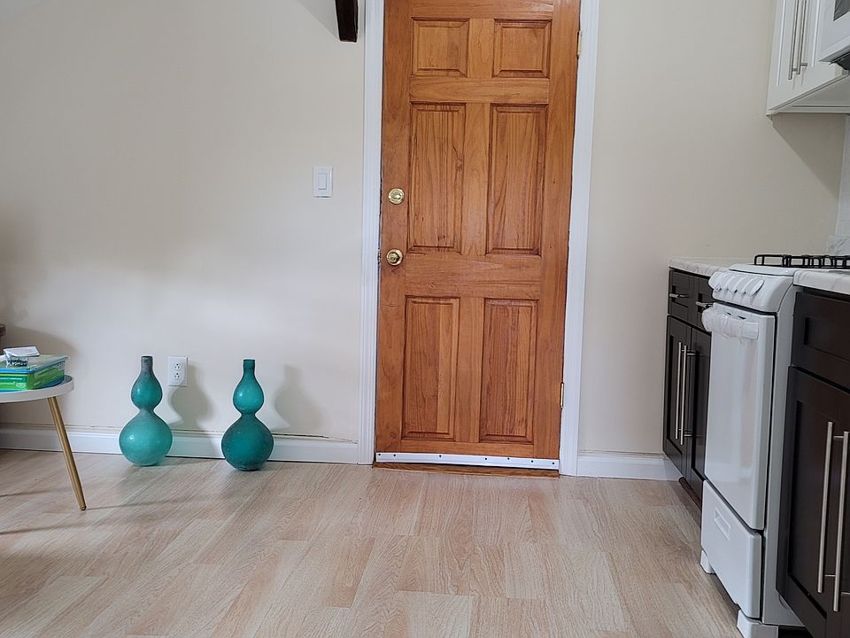 2nd image of 12 N Liberty Dr APT 5