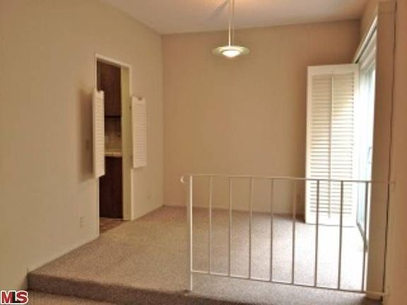 3rd image of 817 10th St Unit 103
