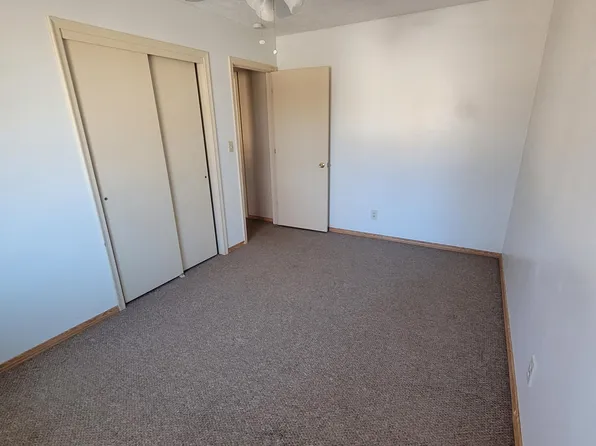 3021 Agate Ct, Lincoln, NE 68516