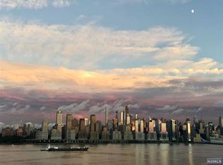 6600 Boulevard E APT 15B, West New York, NJ 07093