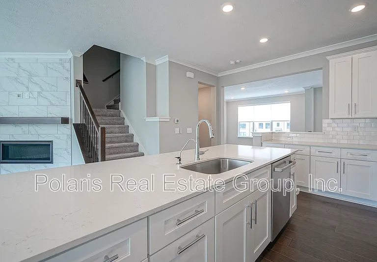 673 Golborne St — Photo 16
