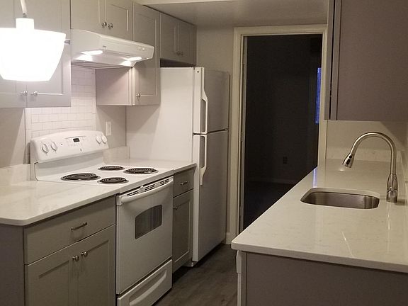 4th image of 4812 Bradley Blvd