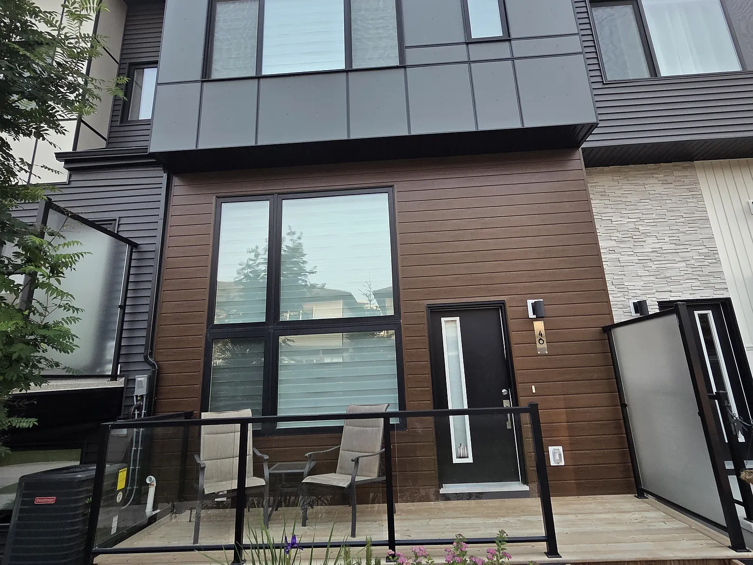 46, 1729 Keene Crescent — Photo 1
