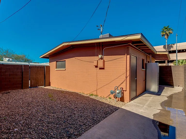 1921 E. Virginia Ave — Photo 18