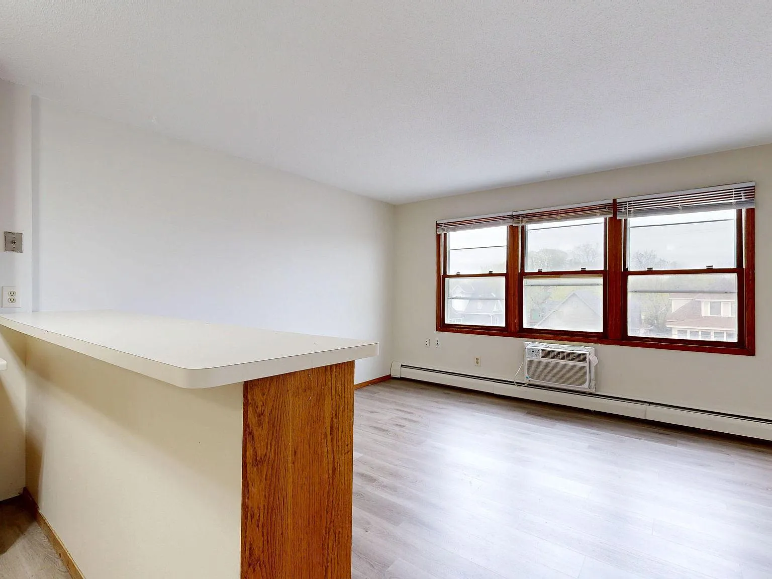Studio, 1.0 bath, 340 sqft, $850 — Photo 4