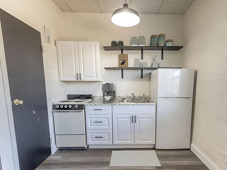 2601 York Ave — Photo 46