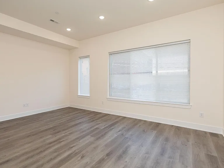 962 N 8th St #8 — Photo 9
