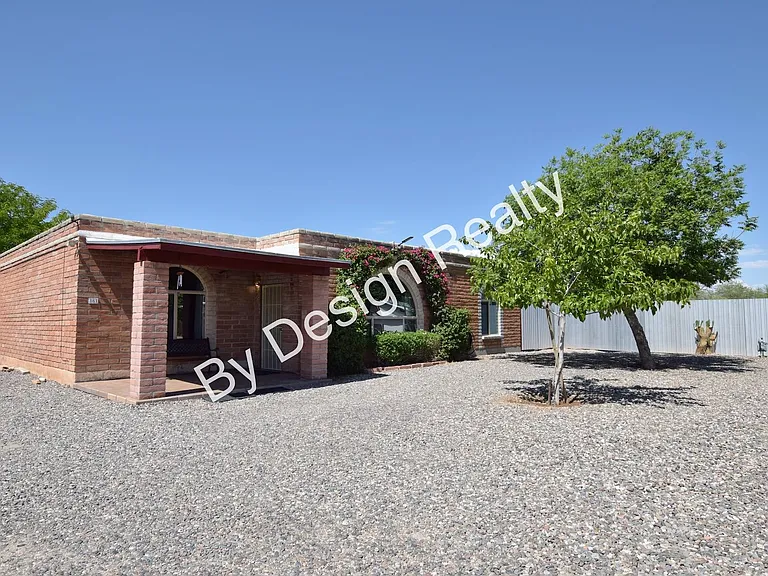 361 E Calle Arizona — Photo 3