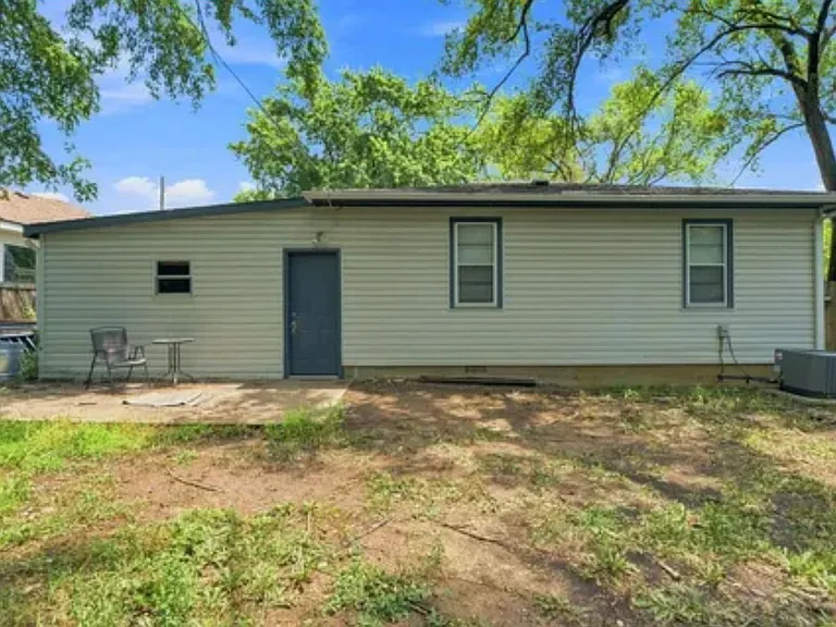 1233 Money St — Photo 24