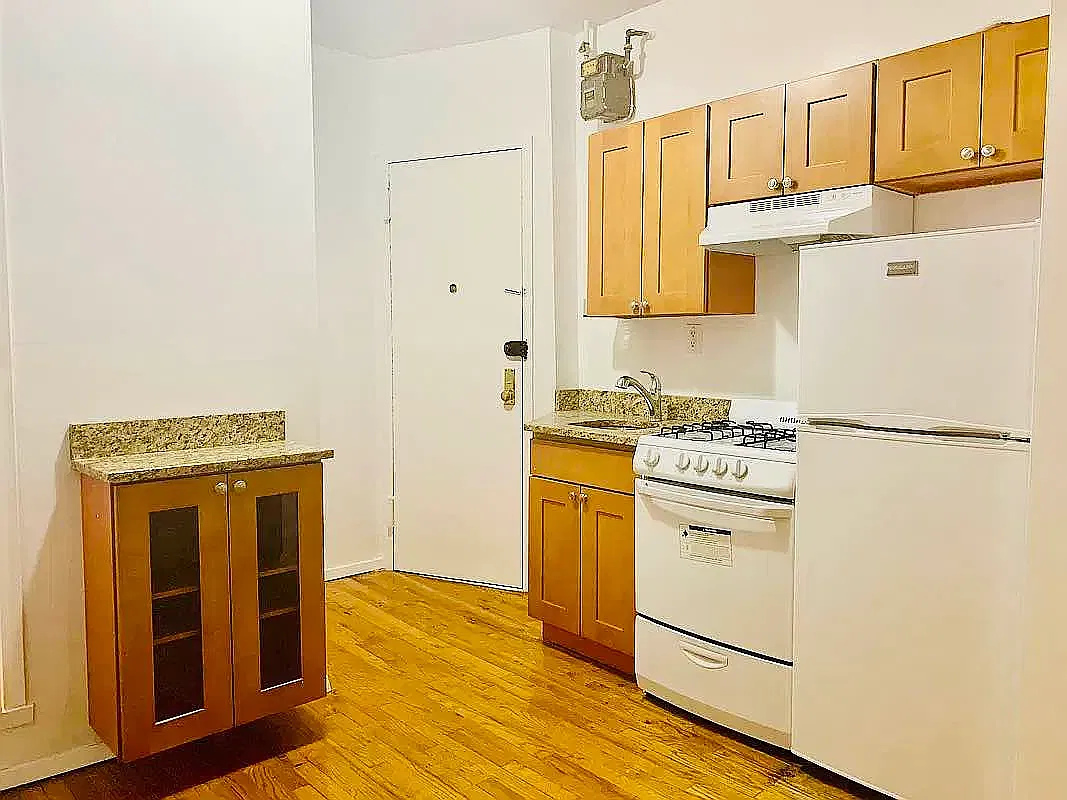 174 Grand Street — Photo 4