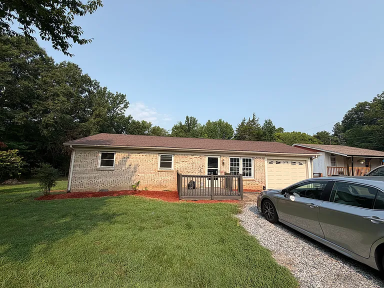6850 Old Mocksville Rd — Photo 1