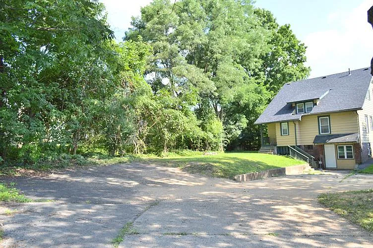 2 bed, $1,550 — Photo 2