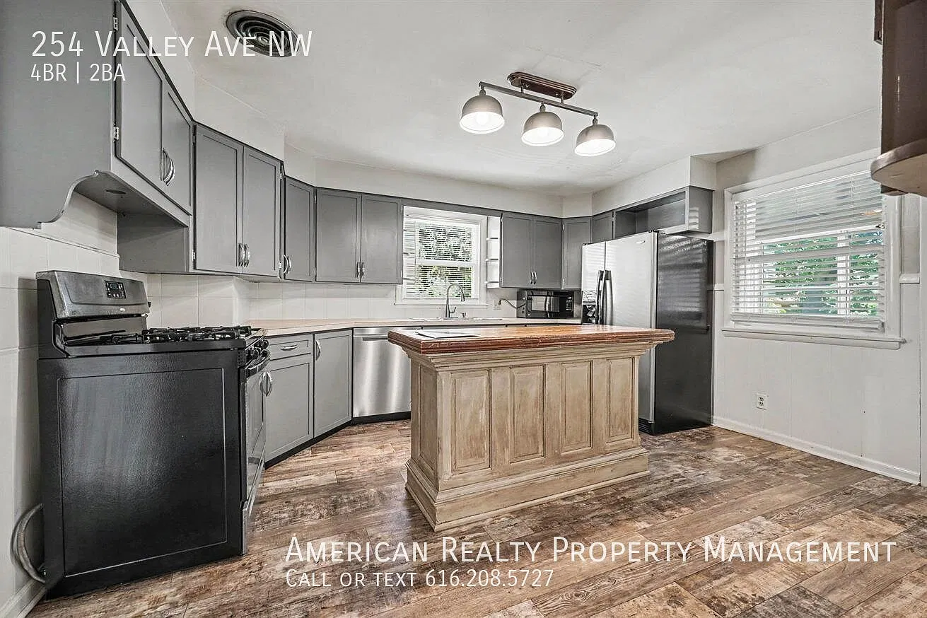 4 bed, 1.5 bath, 1527 sqft, $2,450 — Photo 4