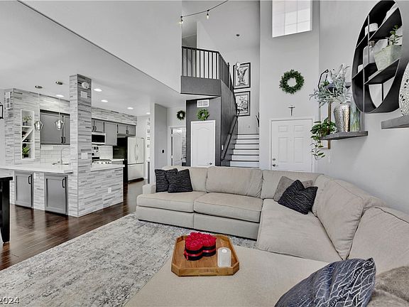 3rd image of 9901 Trailwood Dr APT 1075