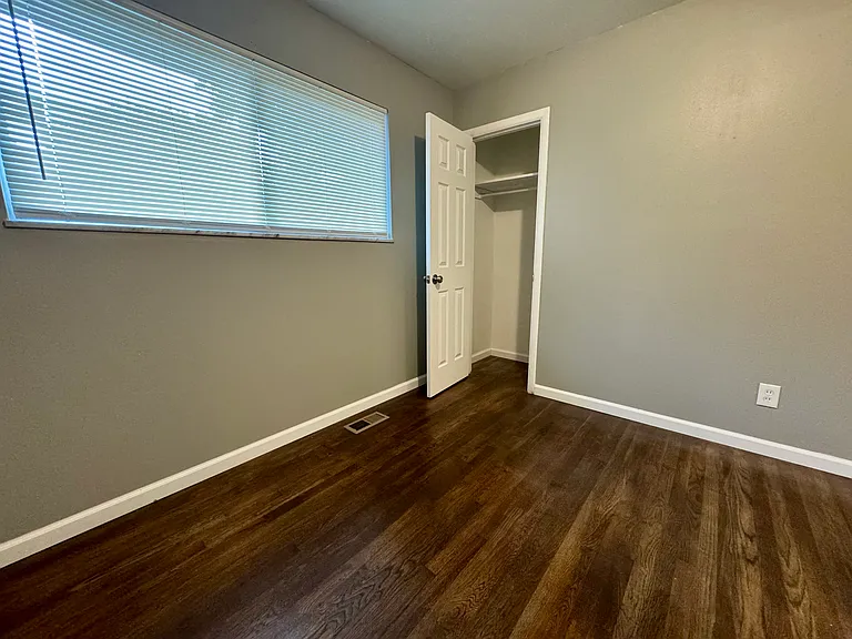 6269 N Hanley Rd — Photo 14