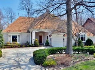 1915 Newbury Dr, Westlake, OH 44145