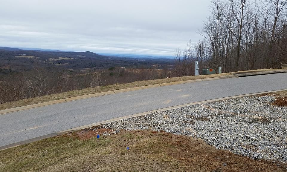 1st image of 15 Summit Trce