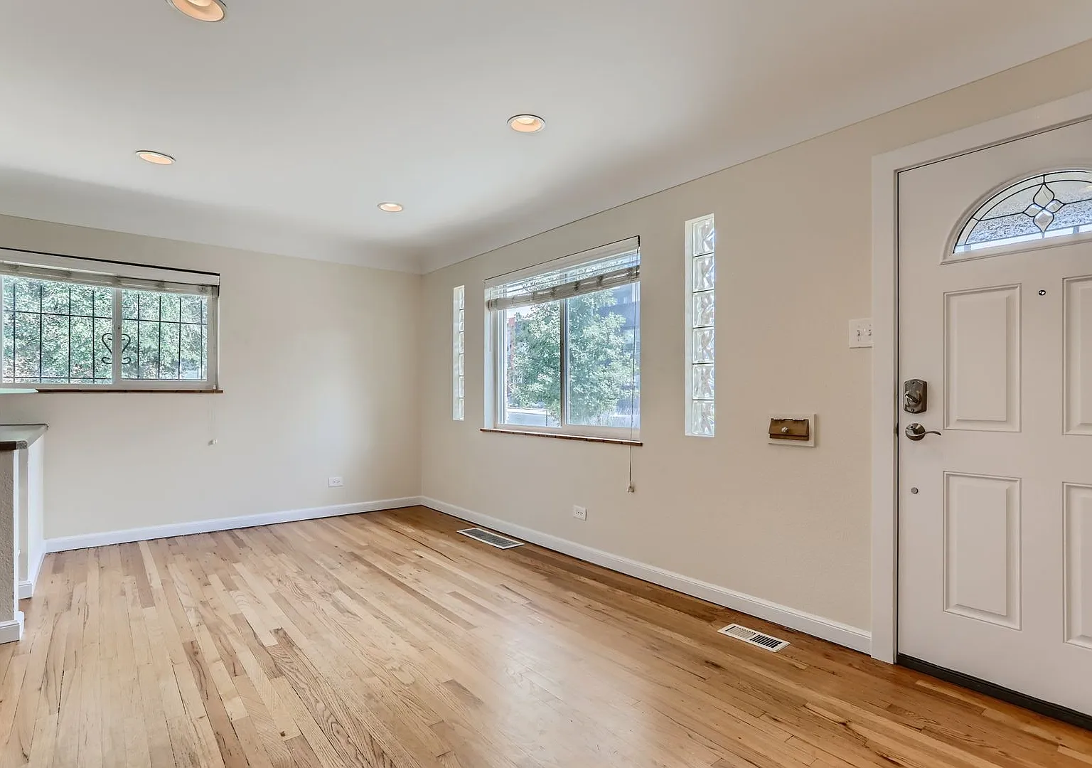Amazing 4BR, 2BTH in Denver! — Photo 3