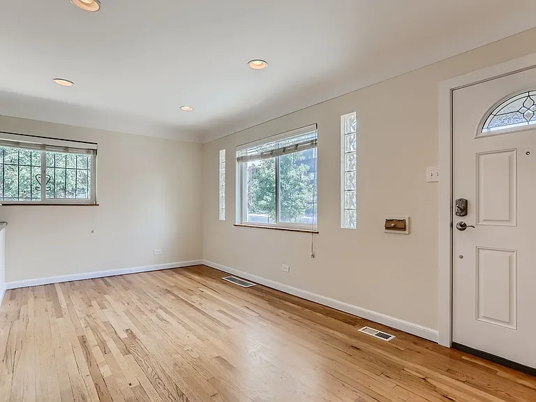 3425 E 31st Ave — Photo 3