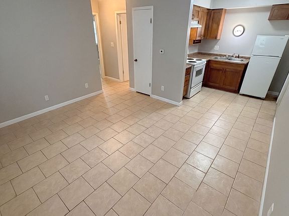 3rd image of 217 NW College Ave APT 5