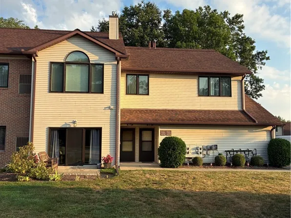 7272 Village Dr, Mentor, OH 44060