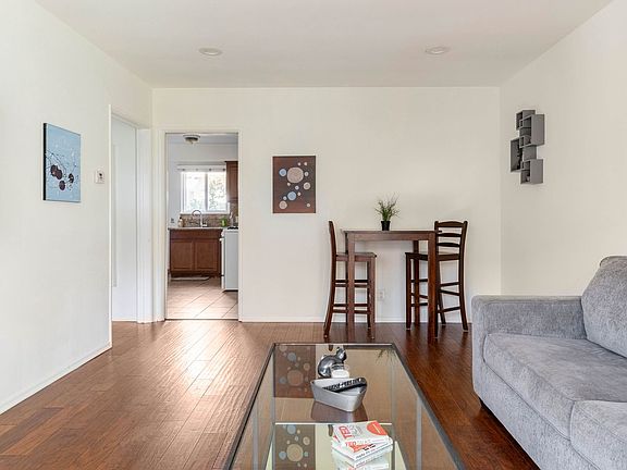 3rd image of 12413-15 Chandler Blvd