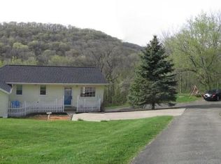 13876 Swiss Valley Rd, Peosta, IA 52068