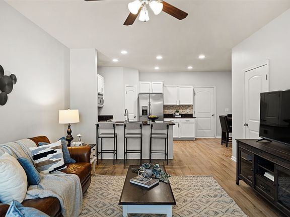 4th image of 9165 Greenspire Dr #104