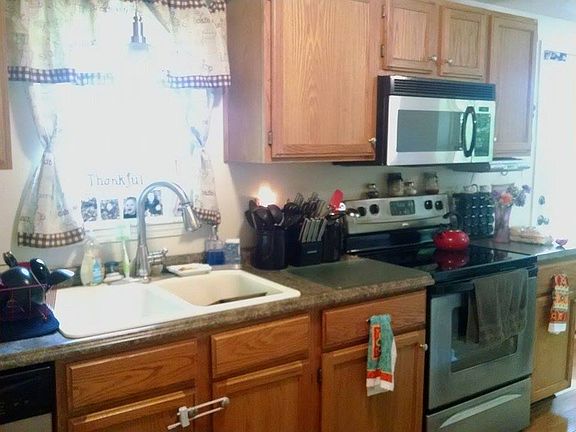 5th image of 832 Lake Dr