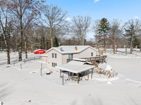 3175 Strand Rd, Muskegon, MI 49445