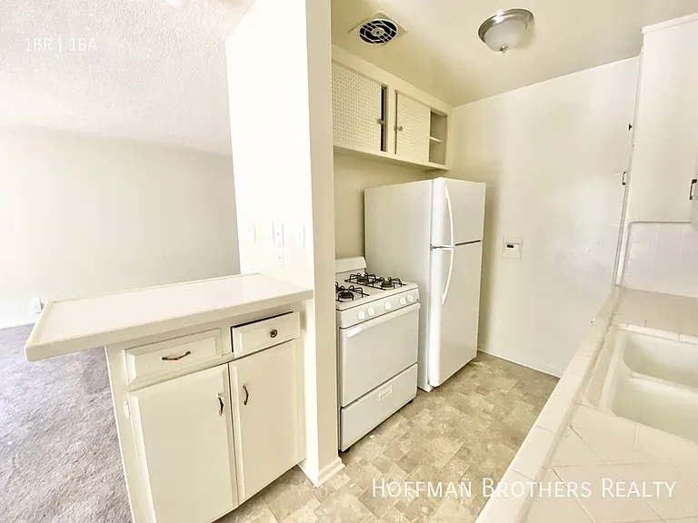 3339 Mentone Ave #1 — Photo 2