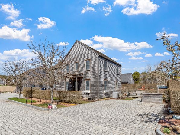 3 Yawkey Way #2, Nantucket, MA 02554