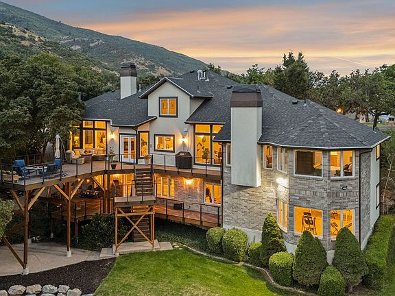 3rd image of 3311 Cove Cir
