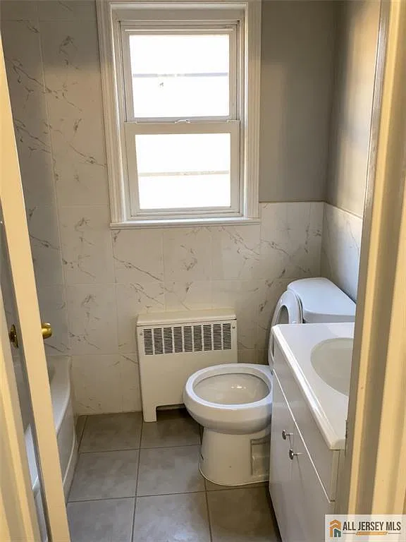 1 bed, 1.0 bath, $1,100 — Photo 4