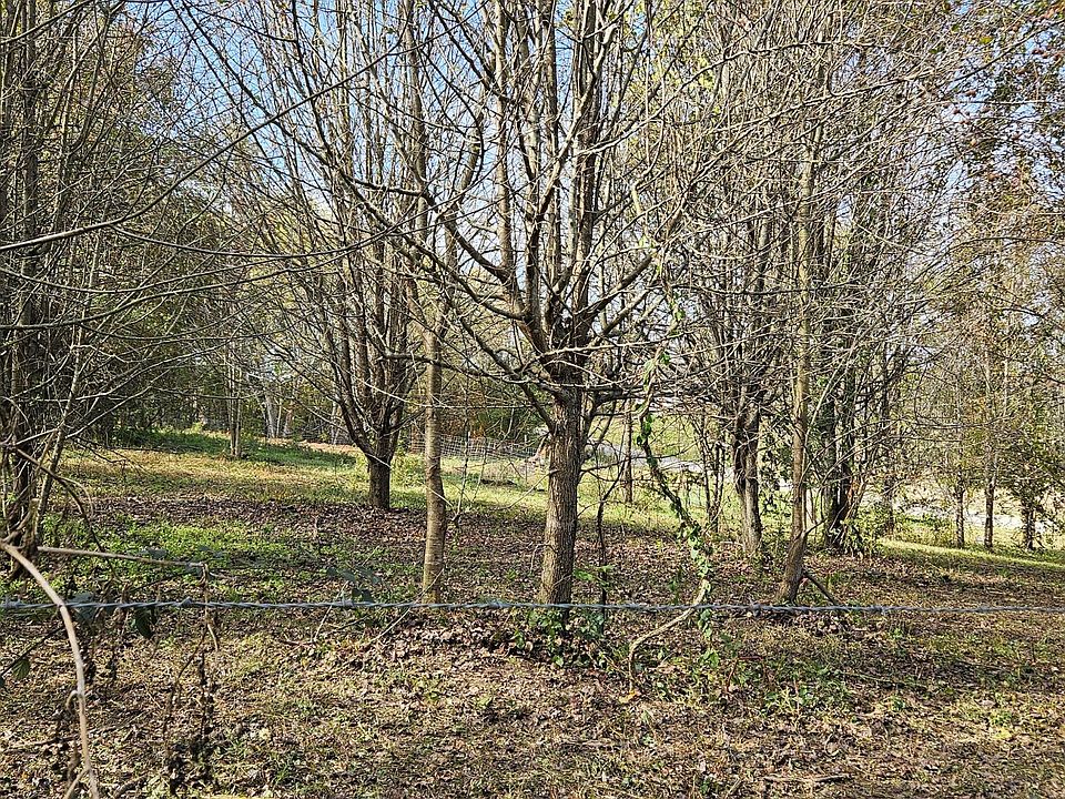 2nd image of 3 Fishpond Rd