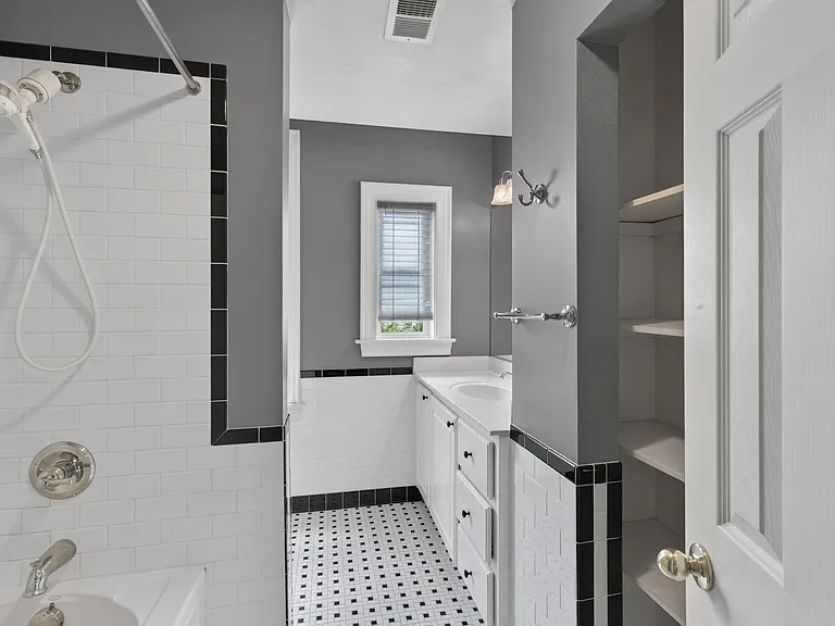 1315 Colonial Ave #1-6 — Photo 3