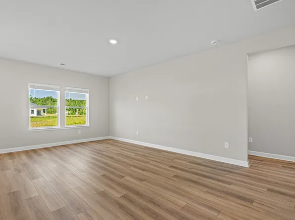 126 Jasmine Dr, Longs, SC 29568