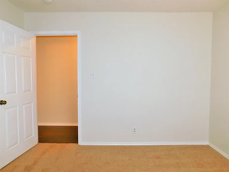 3008 Anysa Ln — Photo 11