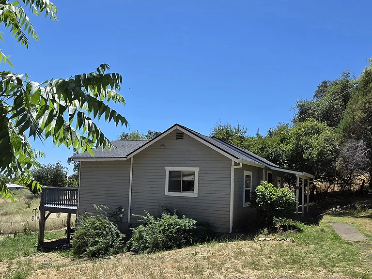 Crockett Rd — Photo 2