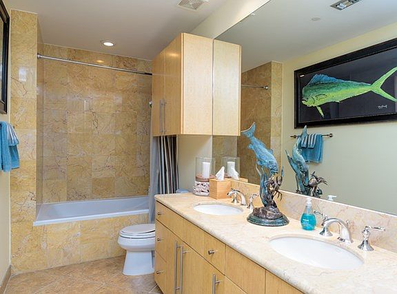 4th image of 310A Padre Blvd