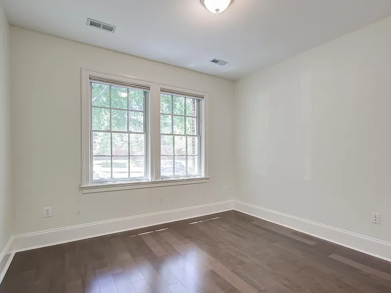 3937 Davis Pl NW #4 — Photo 15