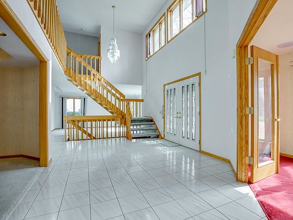 2nd image of 5888 Schumann Dr