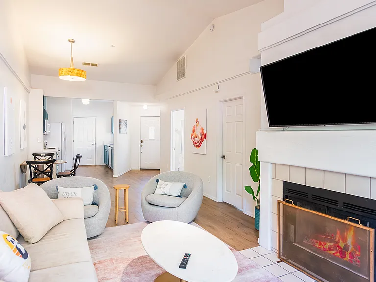 Pine Leaf Ln — Photo 9