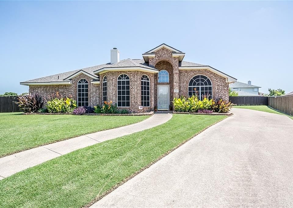 1st image of 420 Hampstead Dr