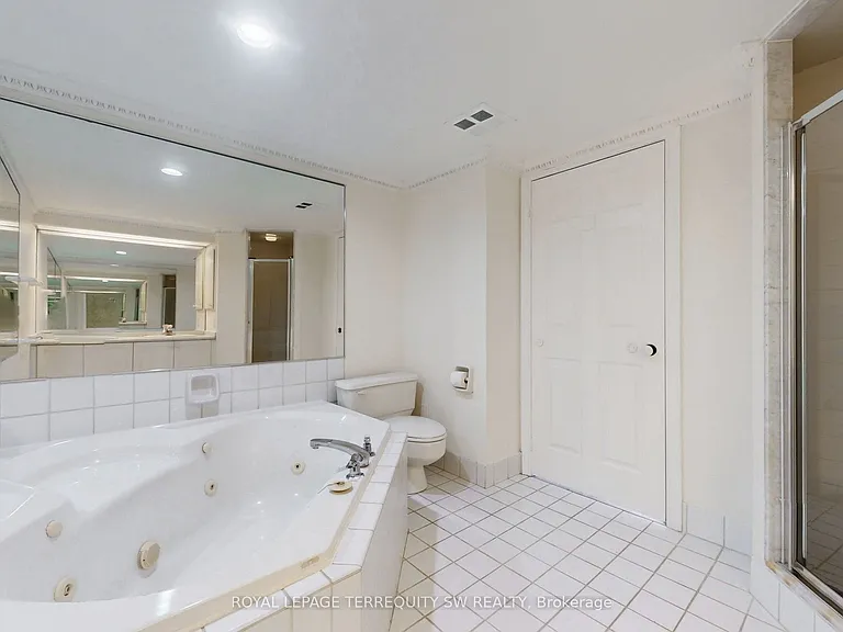 71 Simcoe St #2001 — Photo 28