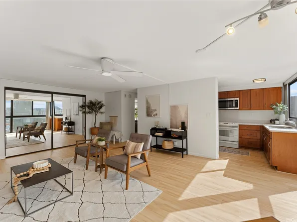 2724 Kahoaloha Ln APT 1507, Honolulu, HI 96826