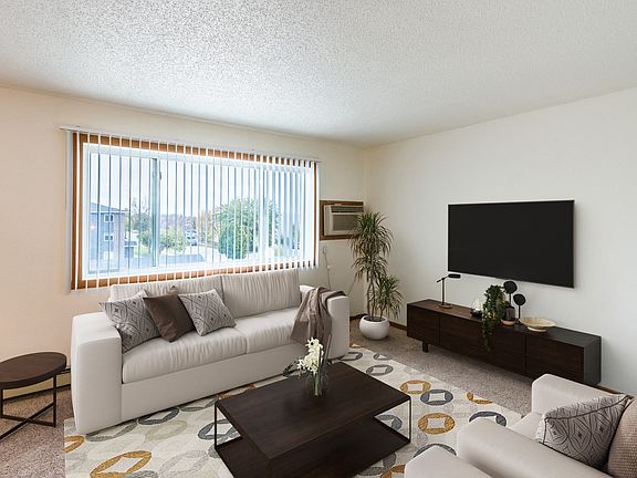 Grand Forks, ND Southview Apartments | Living
