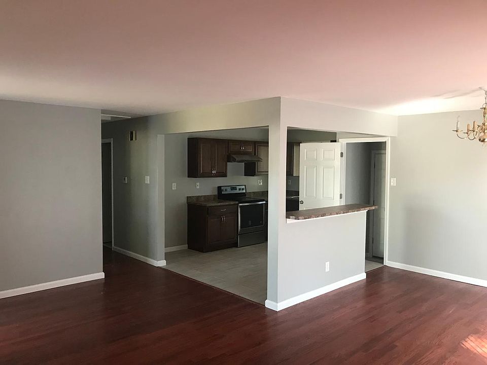 1st image of 10425 Saint Ann Ln